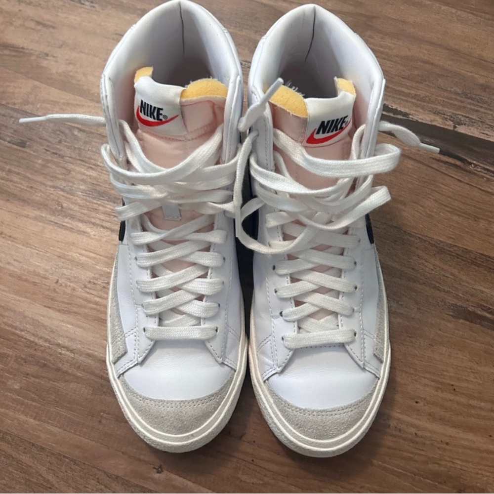 Nike Blazer Mid 77 woman high top size 7